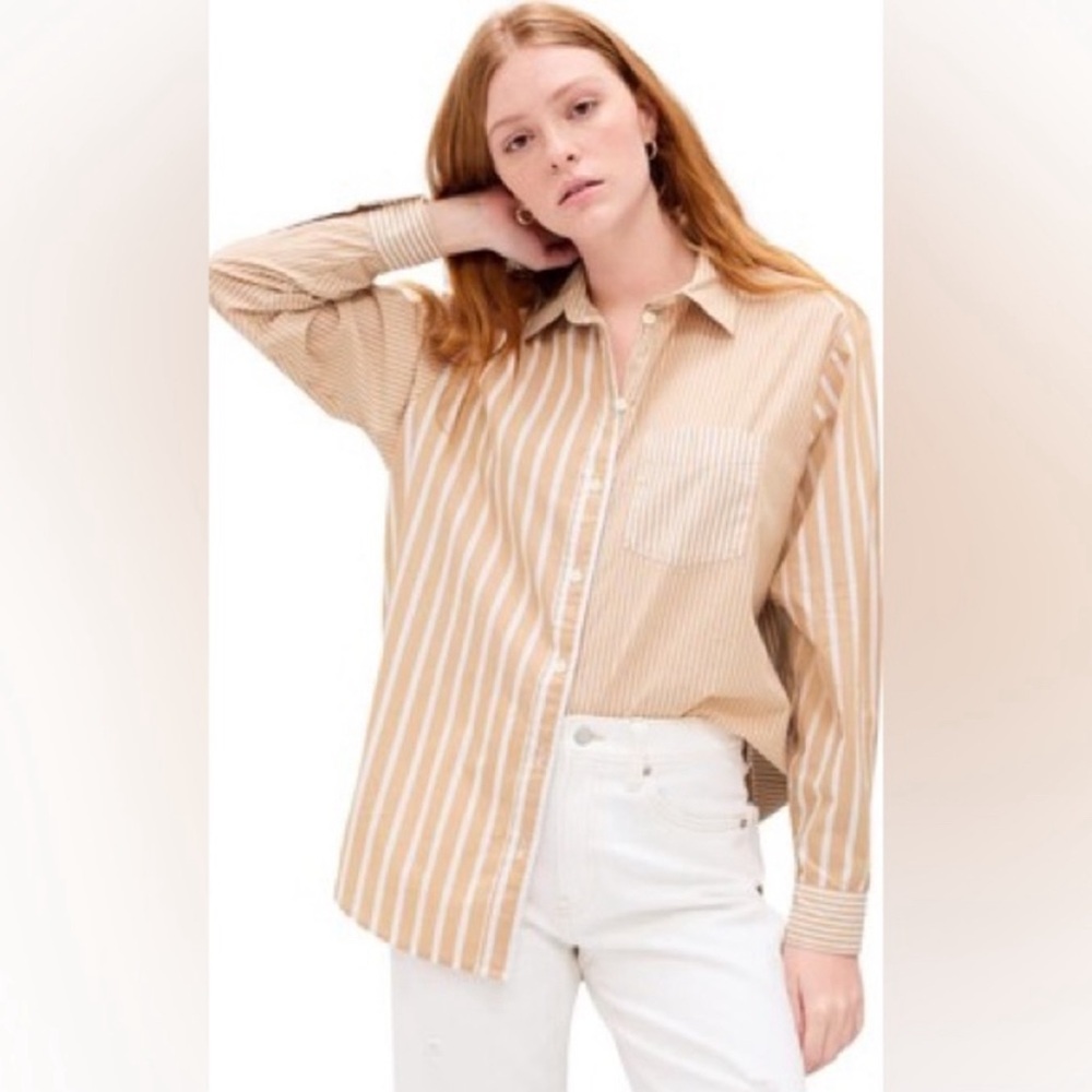 GAP • Oversized button down • MEDIUM • 100% cotton